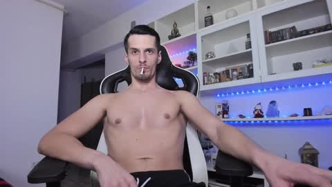 Snapshot of toddclaytonn chatting on January 7, 2:53 am Todd online show from January 7, 2:53 am