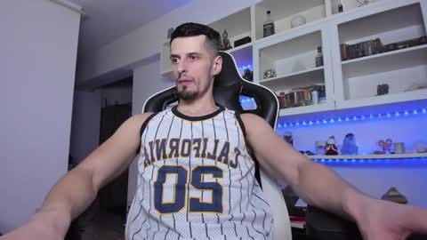 Snapshot of toddclaytonn chatting on February 8, 11:13 pm Todd online show from February 8, 11:13 pm