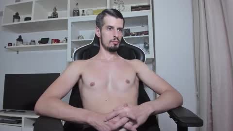 Snapshot of toddclaytonn chatting on September 22, 5:42 am Todd online show from September 22, 5:42 am