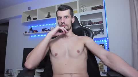 Snapshot of toddclaytonn chatting on October 23, 10:52 pm Todd online show from October 23, 10:52 pm