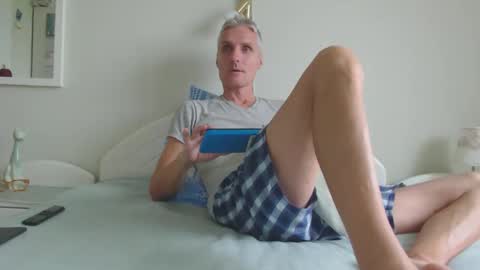 Daniel Bisexual uncut 20cm online show from September 14, 5:39 am