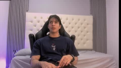 toji lee online show from November 24, 2:33 am