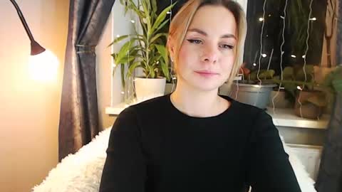 tokens_are_sexy online show from January 18, 8:30 pm