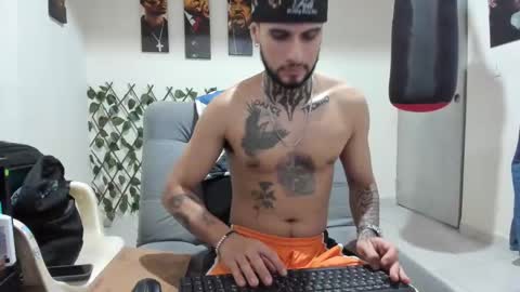 Snapshot of tokio_master chatting on October 25, 4:09 am Tokyo Master online show from October 25, 4:09 am