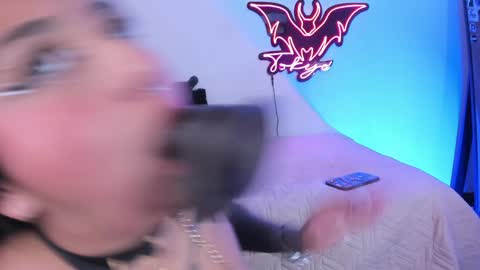   Independent model online show from January 2, 9:39 pm