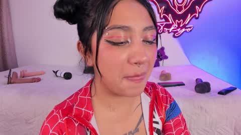   Independent model online show from January 31, 8:32 am