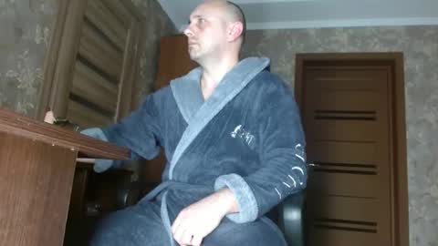 Snapshot of tolianuch chatting on February 4, 8:14 pm Huligan online show from February 4, 8:14 pm