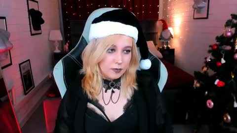 Snapshot of tollimoll chatting on December 23, 12:08 pm Tolli Moll online show from December 23, 12:08 pm