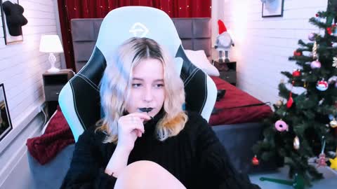 Snapshot of tollimoll chatting on January 6, 11:29 am Tolli Moll online show from January 6, 11:29 am