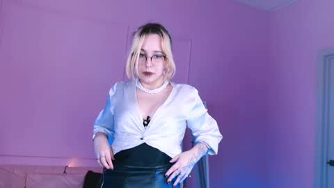 Snapshot of tollimoll chatting on January 15, 11:21 am Tolli Moll online show from January 15, 11:21 am