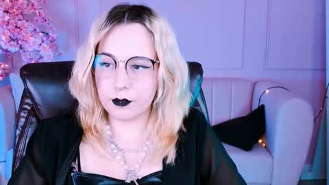 Snapshot of tollimoll chatting on January 22, 11:45 am Tolli Moll online show from January 22, 11:45 am