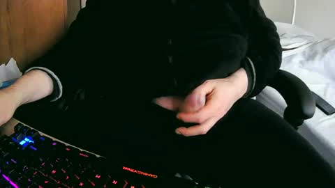 tolon408472 online show from March 1, 12:01 pm