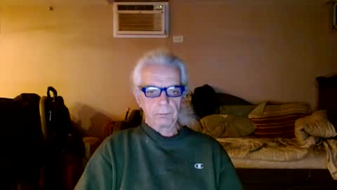 tom112292014 online show from December 2, 12:41 am