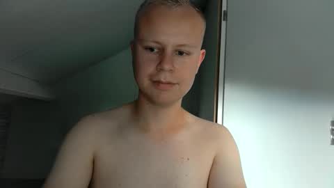 Snapshot of tom2698 chatting on September 22, 2:19 pm dutch online show from September 22, 2:19 pm