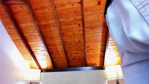   online show from October 18, 1:01 pm