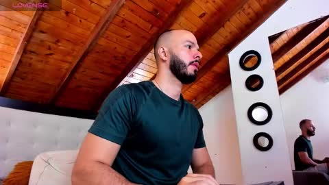   online show from December 18, 12:44 pm