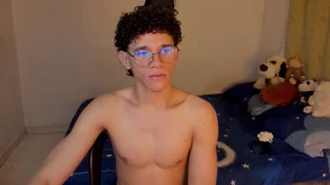 Tom Blue online show from October 22, 10:59 am