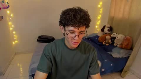 Tom Blue online show from December 18, 4:24 pm