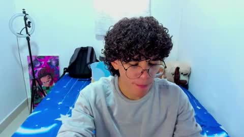 Snapshot of tom_blue10 chatting on March 29, 3:45 pm Tom Blue online show from March 29, 3:45 pm