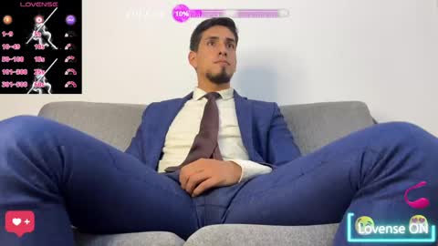 Snapshot of tom_blunt96 chatting on April 5, 5:32 pm TOM online show from April 5, 5:32 pm