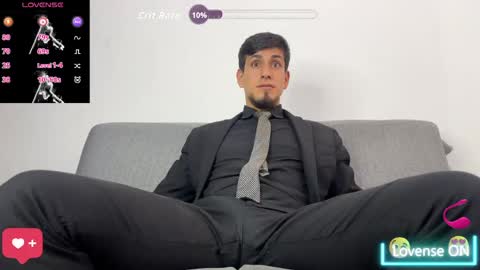 Snapshot of tom_blunt96 chatting on April 22, 7:48 pm TOM online show from April 22, 7:48 pm