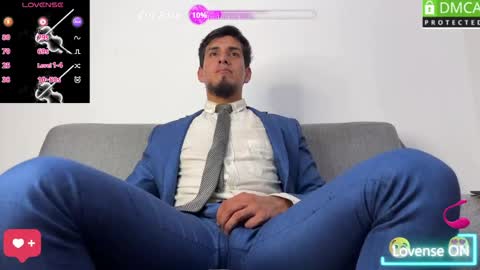 Snapshot of tom_blunt96 chatting on May 4, 4:30 am TOM online show from May 4, 4:30 am