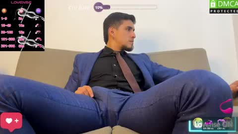 Snapshot of tom_blunt96 chatting on June 3, 7:41 pm TOM online show from June 3, 7:41 pm