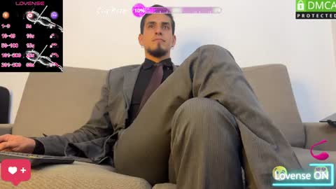 Snapshot of tom_blunt96 chatting on June 12, 4:17 pm TOM online show from June 12, 4:17 pm