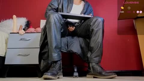 Tom online show from November 19, 2:11 am