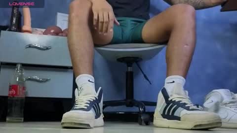 Tom online show from February 1, 10:19 pm