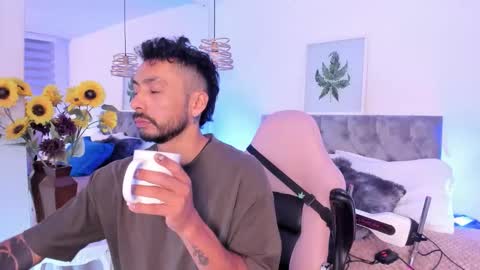 Snapshot of tom_cooper_1 chatting on September 26, 12:09 pm Master of pleasure online show from September 26, 12:09 pm