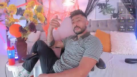 Snapshot of tom_cooper_1 chatting on October 16, 1:01 pm Master of pleasure online show from October 16, 1:01 pm