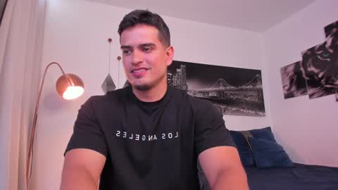 Snapshot of tom_mckleein chatting on December 22, 5:53 pm TOM MCKLEEIN instagram online show from December 22, 5:53 pm