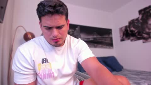 Snapshot of tom_mckleein chatting on January 16, 8:25 pm TOM MCKLEEIN instagram online show from January 16, 8:25 pm