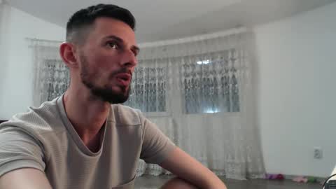 Snapshot of tom_michaelx chatting on October 2, 5:31 pm tom_michaelx online show from October 2, 5:31 pm