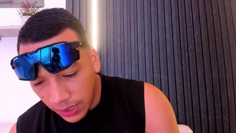 Tom muscle1 online show from November 1, 12:18 pm