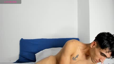 Snapshot of tom_walton chatting on February 2, 5:26 pm tom online show from February 2, 5:26 pm