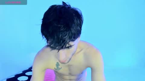 Snapshot of tom_walton chatting on February 28, 11:01 pm tom online show from February 28, 11:01 pm