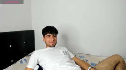 Snapshot of tom_walton chatting on March 12, 2:41 am tom online show from March 12, 2:41 am