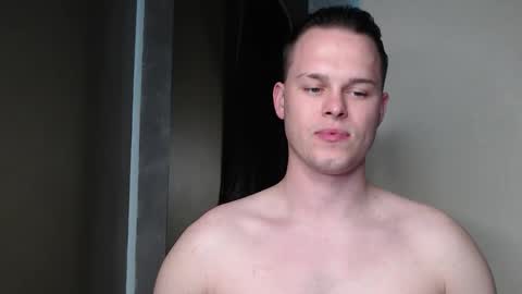 Tom online show from November 3, 6:09 pm