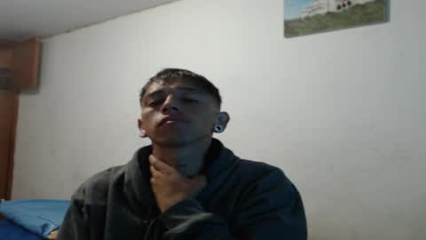 Snapshot of tomas_turbado_ chatting on March 25, 5:35 am tomas_turbado_ online show from March 25, 5:35 am