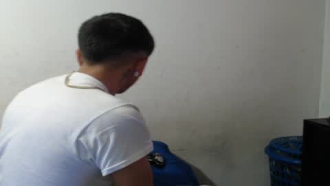 Snapshot of tomas_turbado_ chatting on March 30, 7:20 am tomas_turbado_ online show from March 30, 7:20 am
