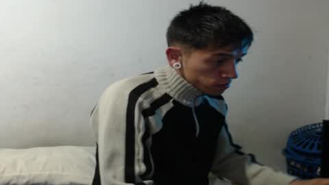 Snapshot of tomas_turbado_ chatting on April 7, 6:36 am tomas_turbado_ online show from April 7, 6:36 am