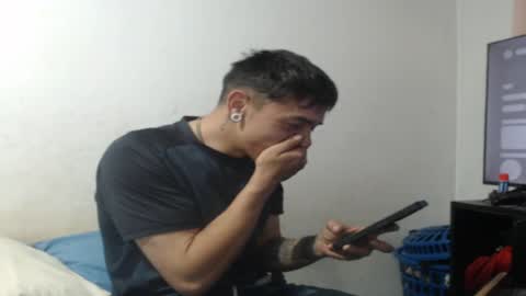 Snapshot of tomas_turbado_ chatting on April 8, 8:03 am tomas_turbado_ online show from April 8, 8:03 am