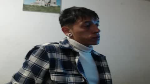 Snapshot of tomas_turbado_ chatting on April 12, 6:51 am tomas_turbado_ online show from April 12, 6:51 am