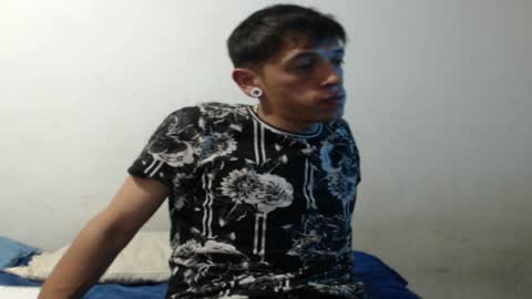 Snapshot of tomas_turbado_ chatting on April 15, 7:26 am tomas_turbado_ online show from April 15, 7:26 am