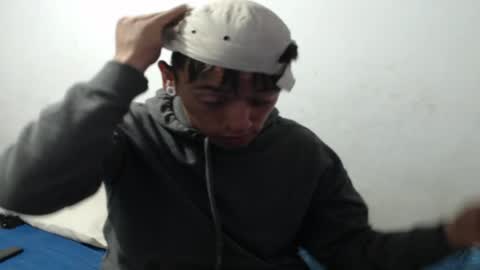 Snapshot of tomas_turbado_ chatting on April 21, 7:25 am tomas_turbado_ online show from April 21, 7:25 am
