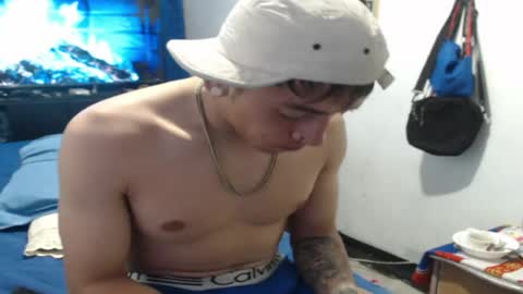 Snapshot of tomas_turbado_ chatting on April 25, 5:54 am tomas_turbado_ online show from April 25, 5:54 am