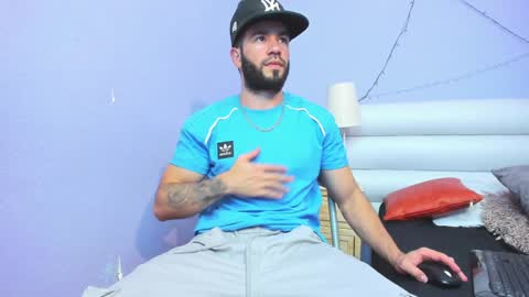 Snapshot of tomas_wolfk chatting on January 13, 3:45 am Andres. online show from January 13, 3:45 am