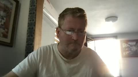 Snapshot of tomascausa chatting on December 6, 6:06 pm Hola online show from December 6, 6:06 pm